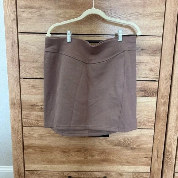 New Lululemon Scuba Skirt Taupe SZ XL - Picture 2 of 3